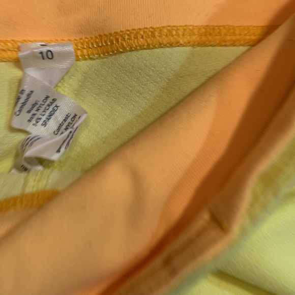 Size 10 Lululemon Yellow crop pant - Picture 12 of 16